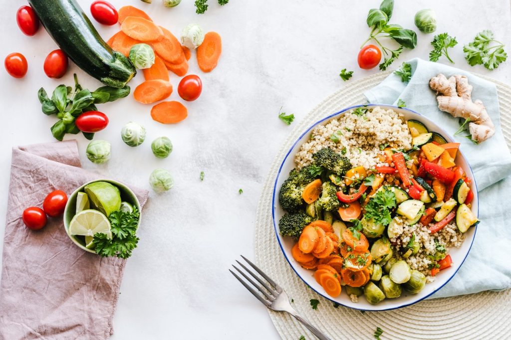 a plate of vegetables on a table